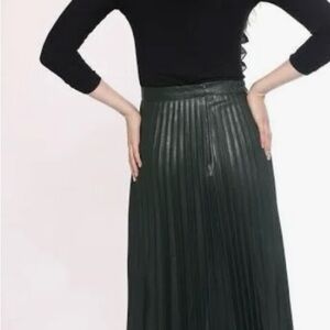 Gracia Dark Green A-Line Skirt